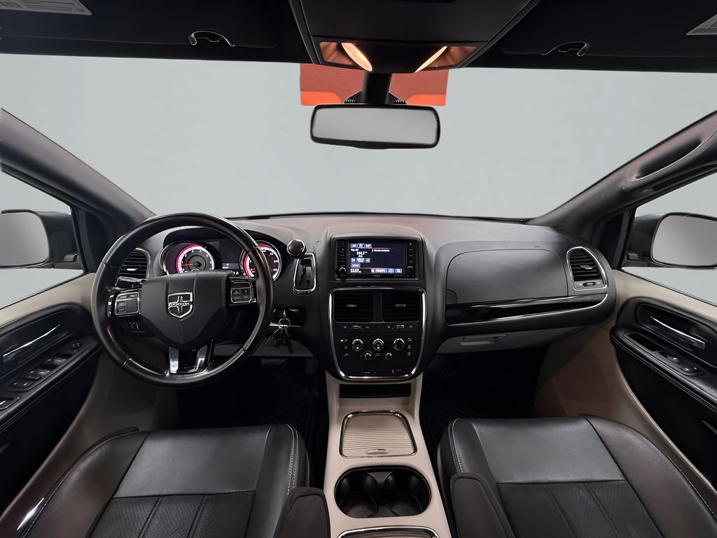 Used 2019 Dodge Grand Caravan SXT FWD image 16