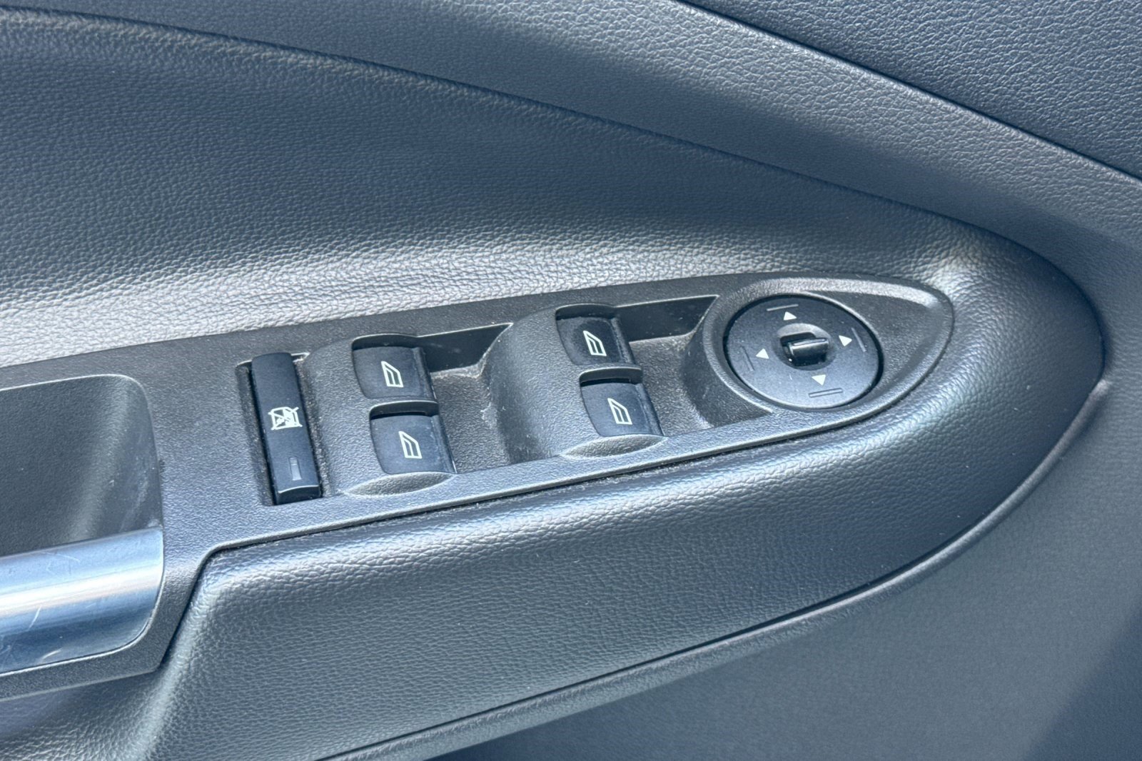 Used 2017 Ford Escape SE image 13