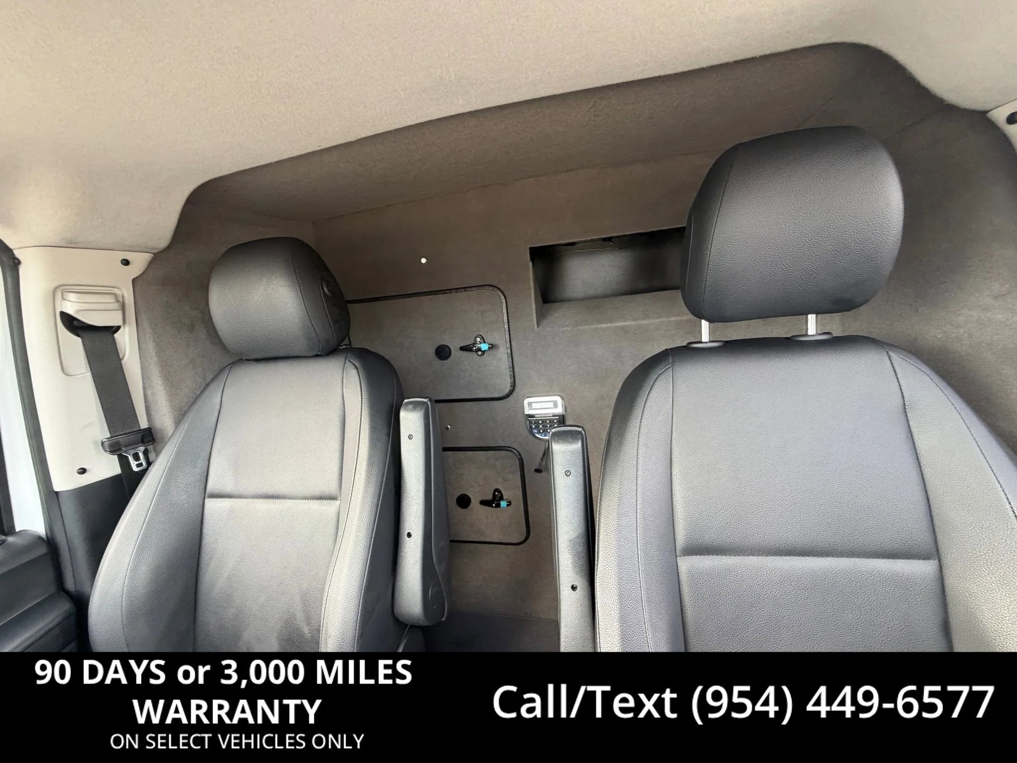 Used 2023 Mercedes-Benz Metris image 1