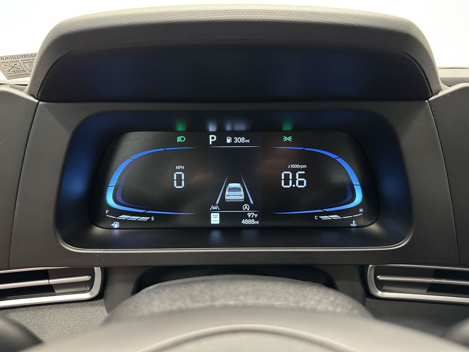 Certified 2024 Hyundai Elantra SE FWD image 18