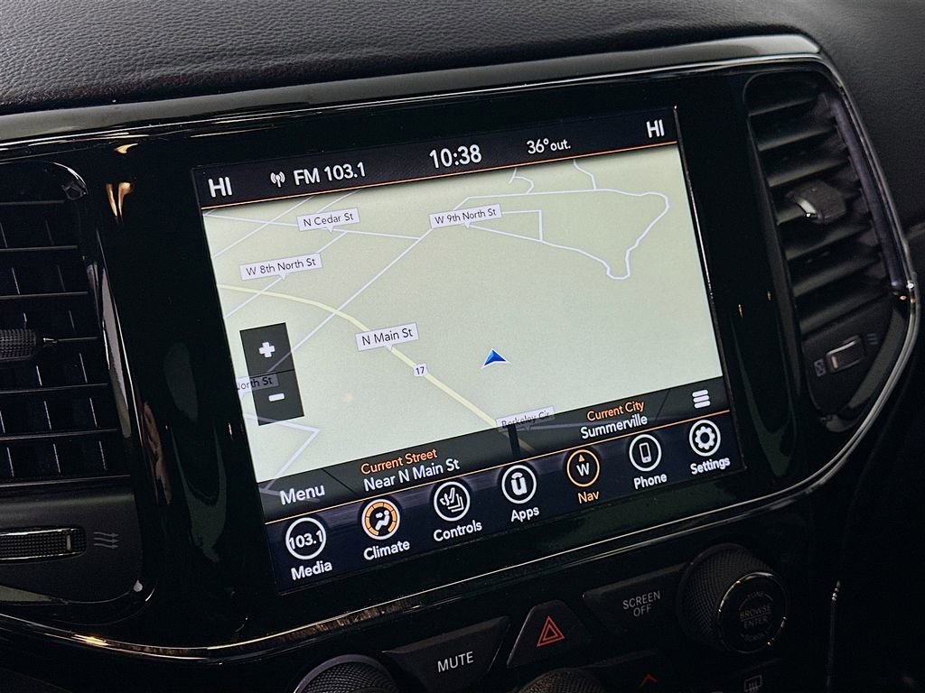 Used 2020 Jeep Grand Cherokee Altitude image 27