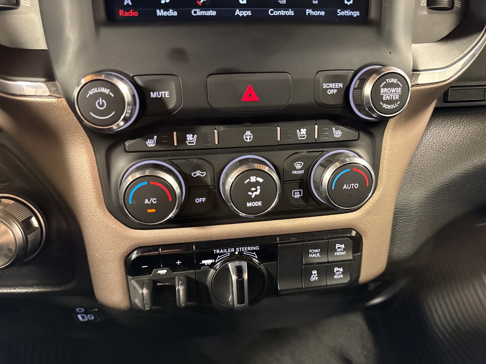Used 2021 RAM 1500 Laramie AWD/4WD image 23
