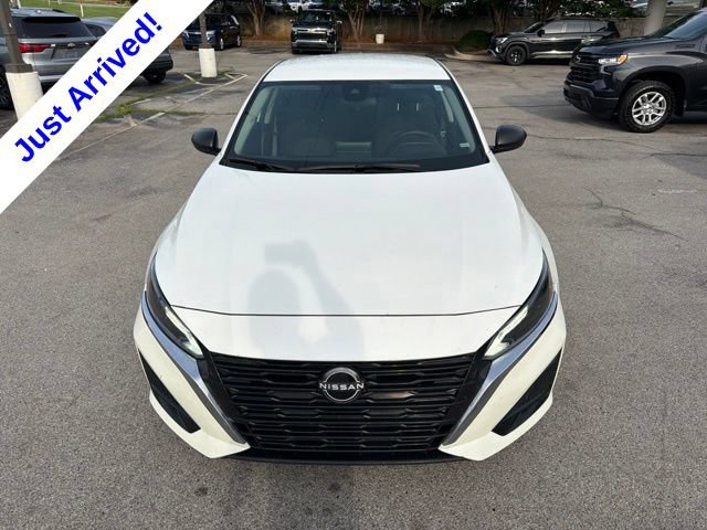 Used 2024 Nissan Altima 2.5 SV FWD image 9