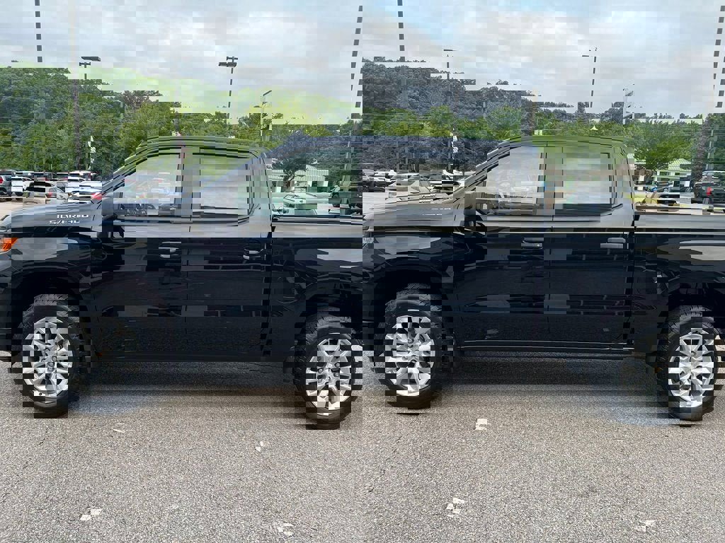 New 2025 Chevrolet Silverado 1500 Custom image 9