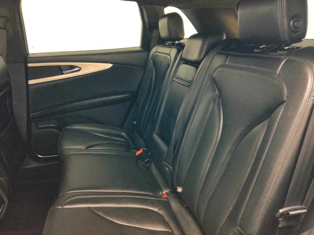 Used 2016 Lincoln MKX Premiere w/ Cargo Accessories Package FWD image 18