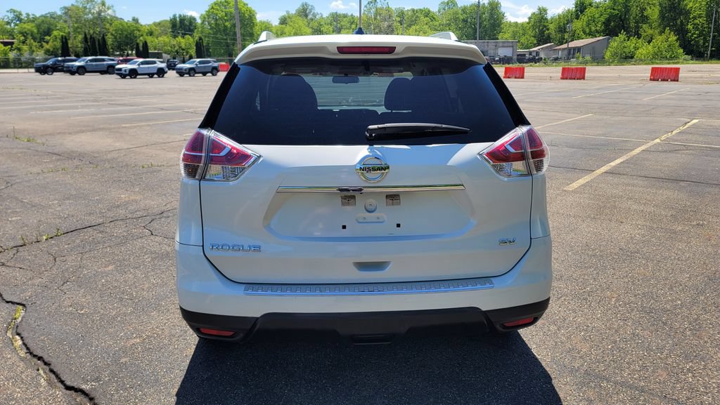 Used 2015 Nissan Rogue SV w/ SV Premium Package FWD image 10