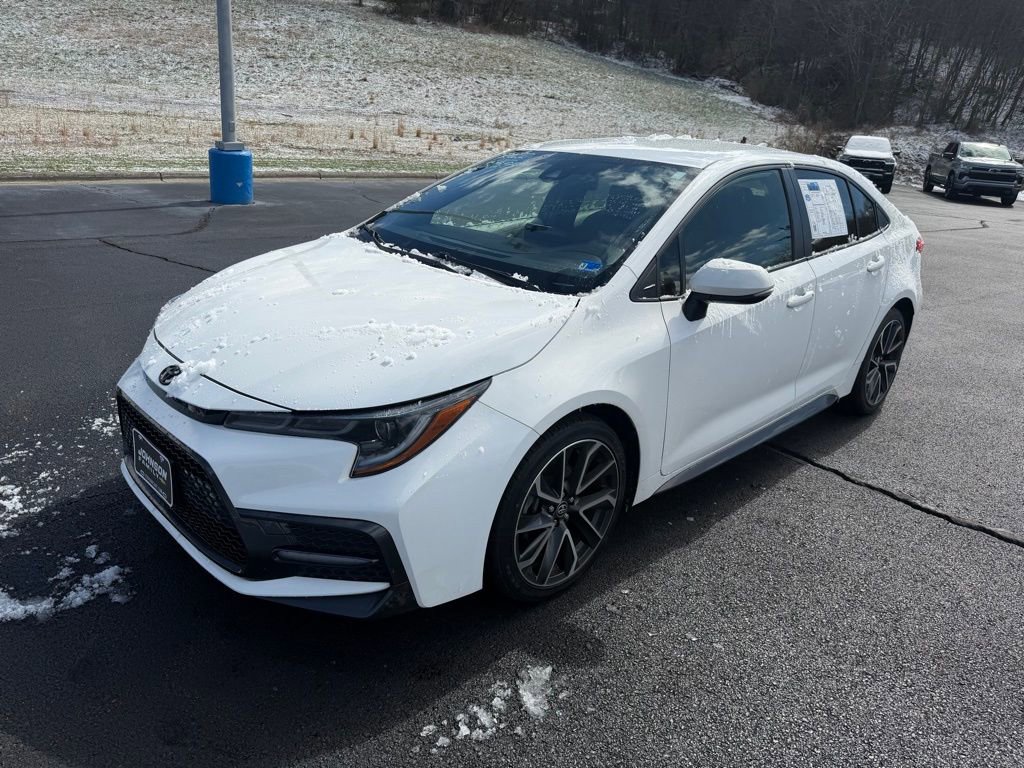 Used 2022 Toyota Corolla SE image 3