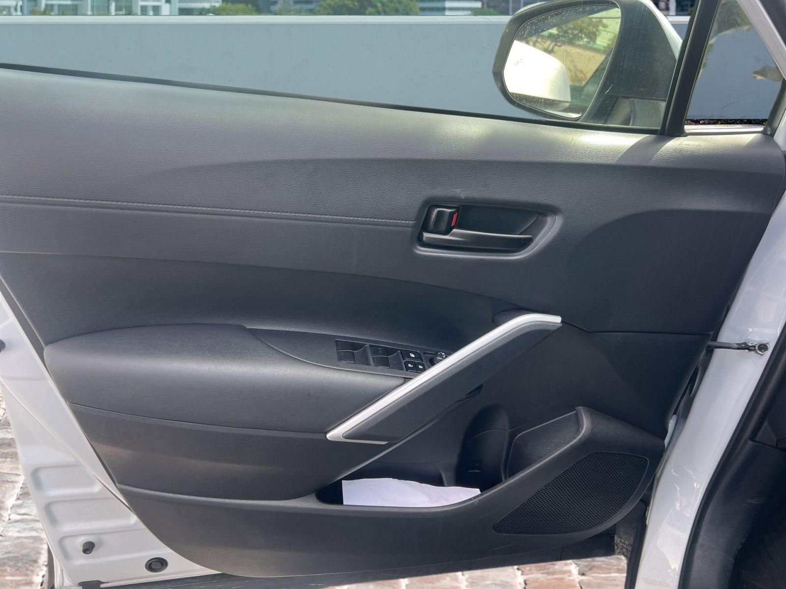 Used 2023 Toyota Corolla Cross SE image 11