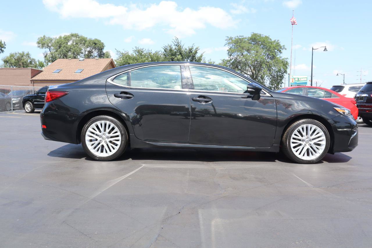 Used 2016 Lexus ES 350 w/ Ultra Luxury Package FWD image 6