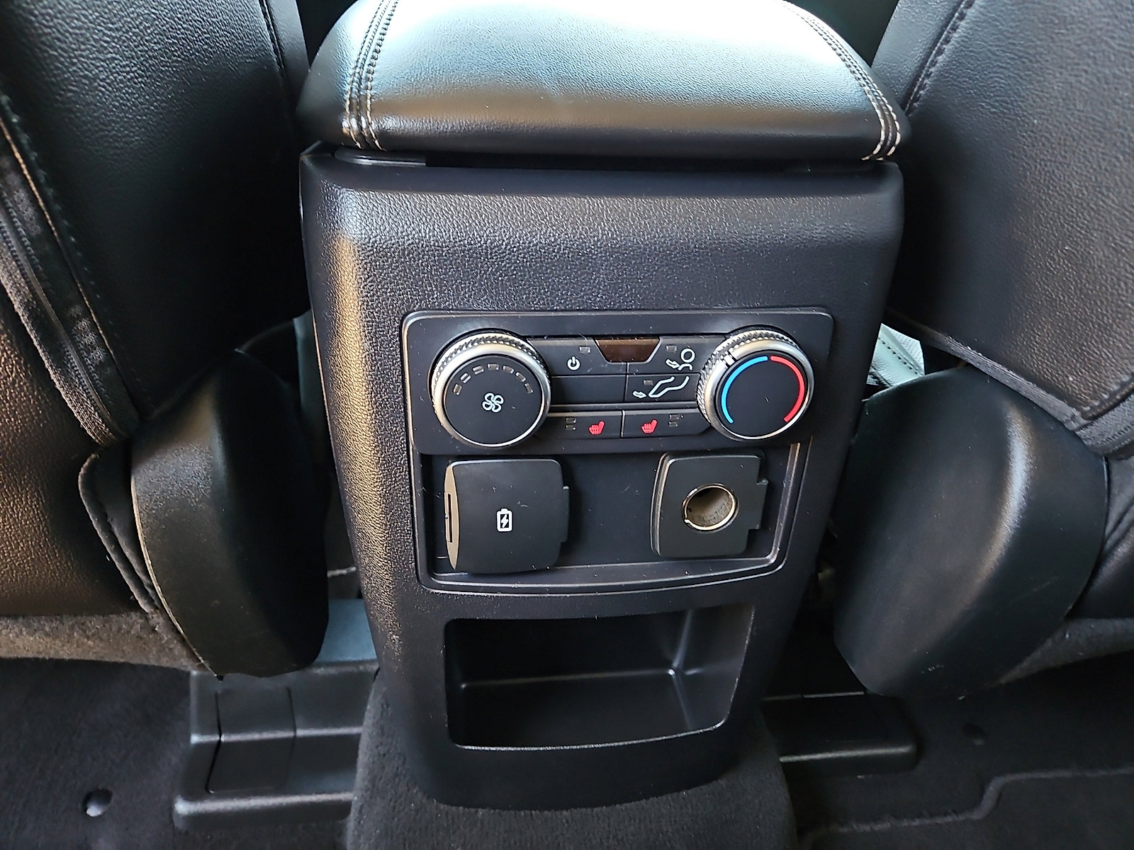 Used 2021 Ford Explorer Limited image 9