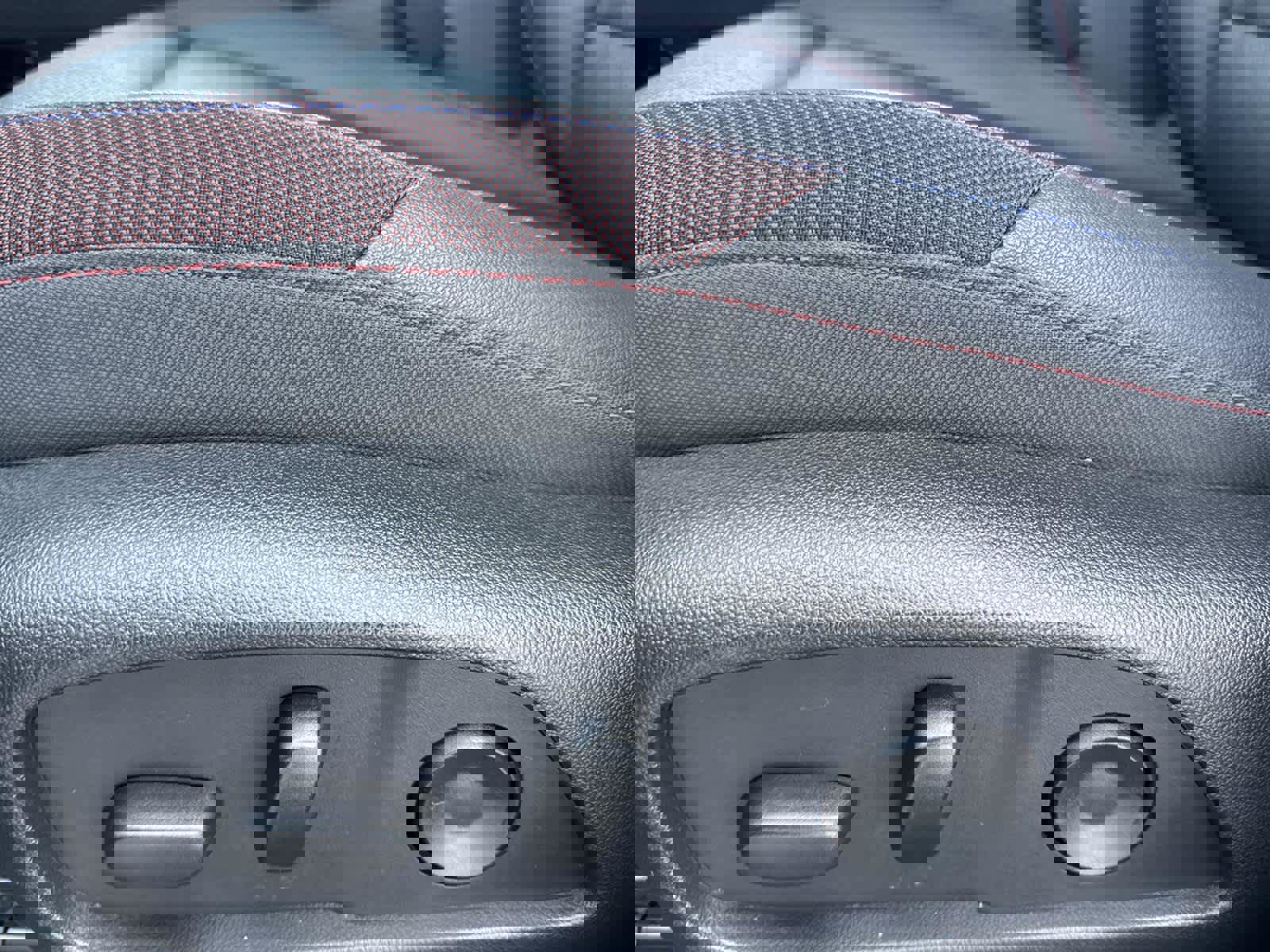 Used 2025 Chevrolet Equinox RS image 13