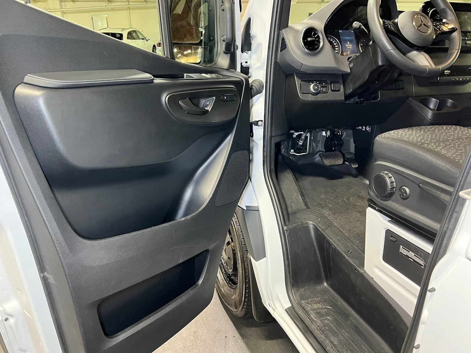 Used 2026 Mercedes-Benz Sprinter 2500 image 21