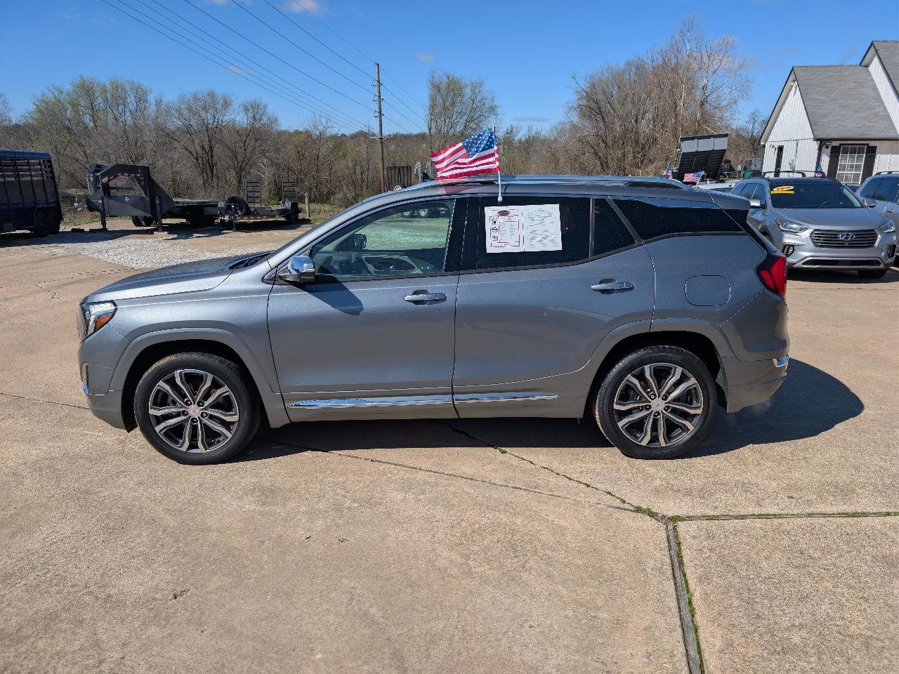 Used 2020 GMC Terrain Denali w/ Denali Premium Package AWD/4WD image 8
