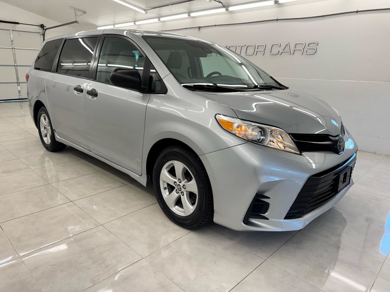 Used 2020 Toyota Sienna L FWD image 3