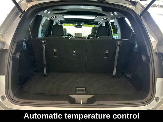 Used 2025 Honda Pilot TrailSport image 8