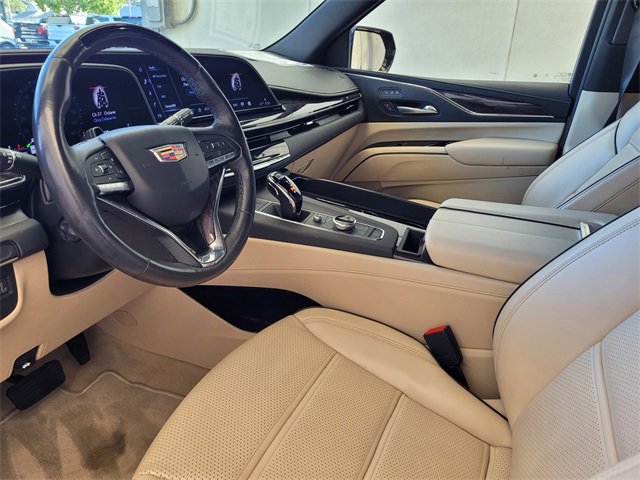 Used 2023 Cadillac Escalade Premium Luxury w/ Performance Package image 12