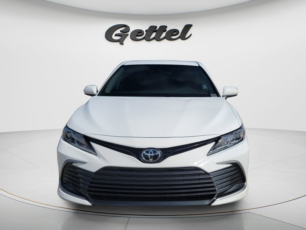 Certified 2022 Toyota Camry LE image 8