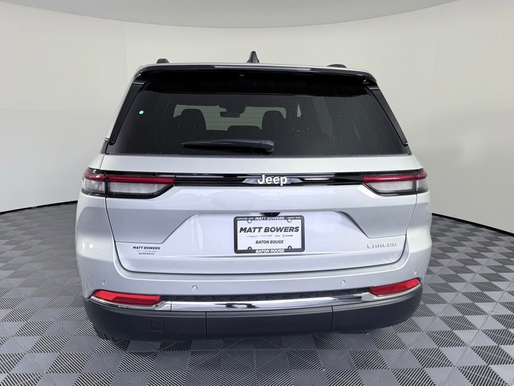 New 2025 Jeep Grand Cherokee Laredo image 4