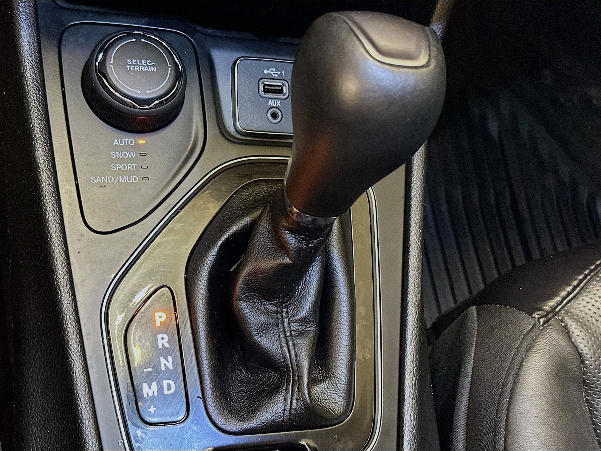 Used 2019 Jeep Cherokee Overland image 25