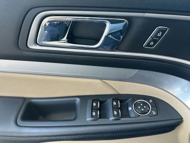 Used 2016 Ford Explorer XLT w/ Equipment Group 201A FWD image 14