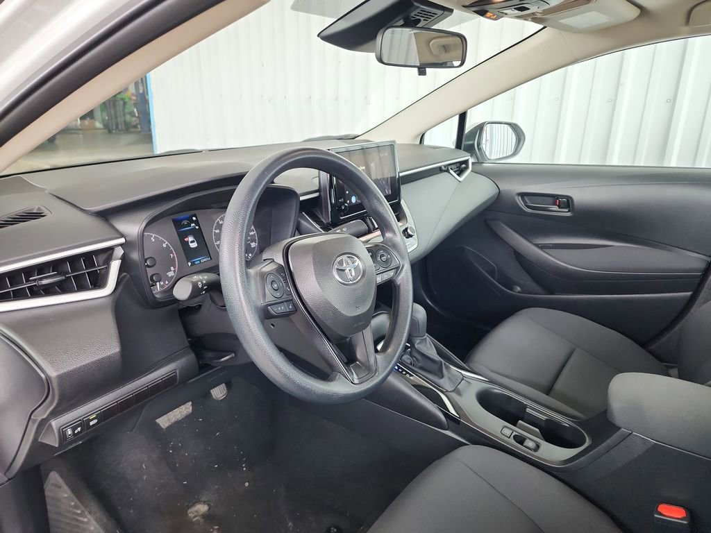 Used 2025 Toyota Corolla LE FWD image 15