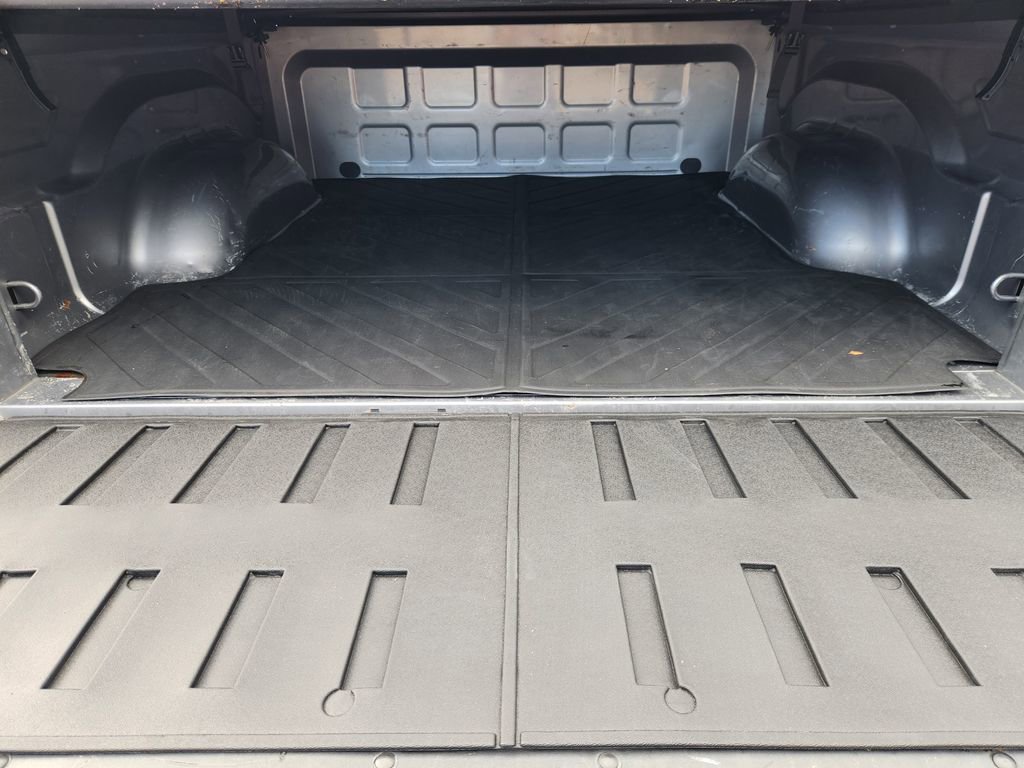 Used 2021 RAM 1500 Classic SLT image 30