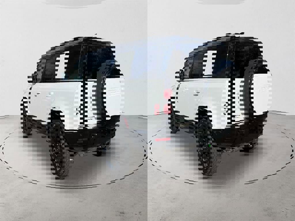 New 2025 Land Rover Defender 110 X-Dynamic SE image 3