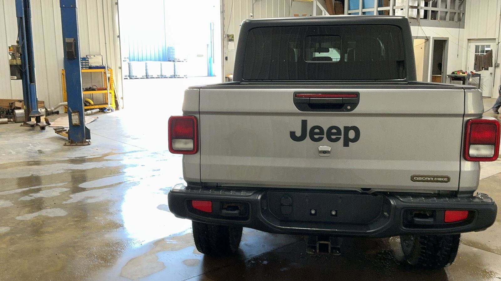 Used 2021 Jeep Gladiator Sport AWD/4WD image 6