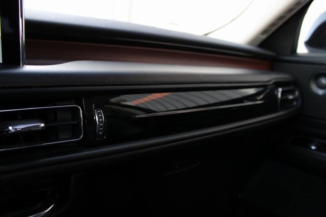Used 2022 Lincoln Aviator Reserve w/ Equipment Group 201A image 8