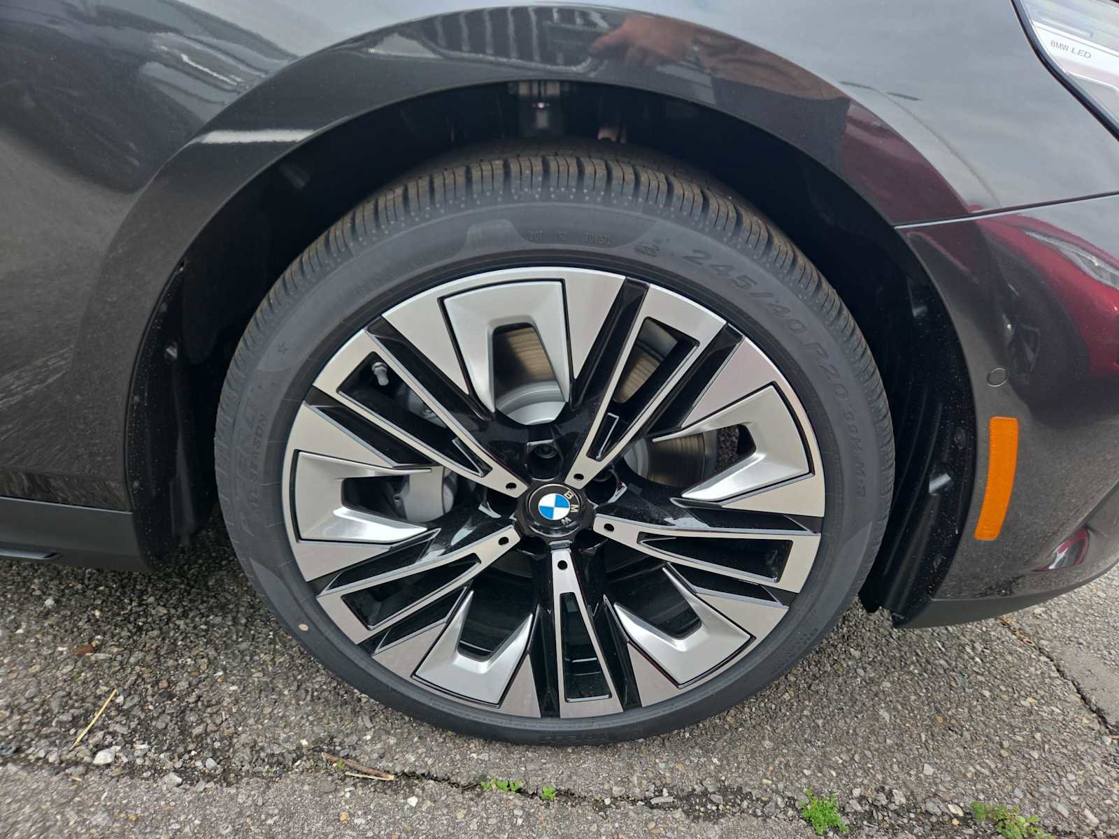 New 2026 BMW 530i xDrive w/ Premium Package image 2