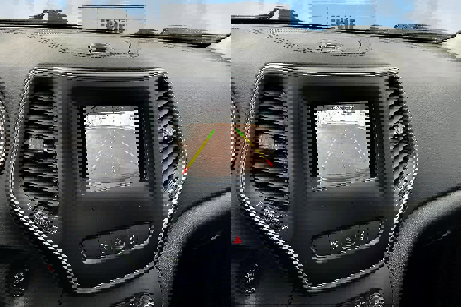 Used 2021 Jeep Cherokee Altitude image 27