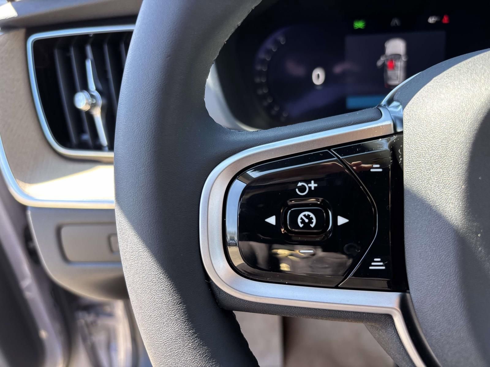 New 2026 Volvo XC60 B5 Plus AWD/4WD image 17