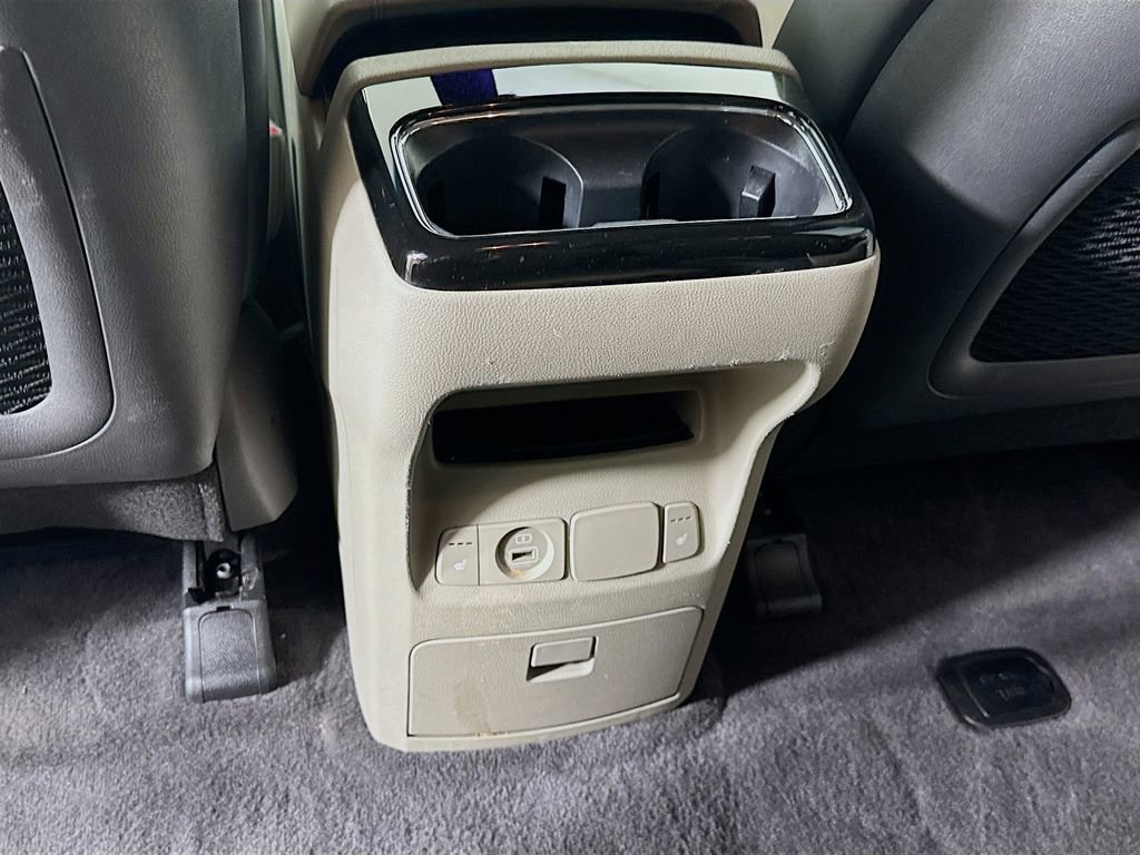 Used 2018 Kia Sedona EX image 28