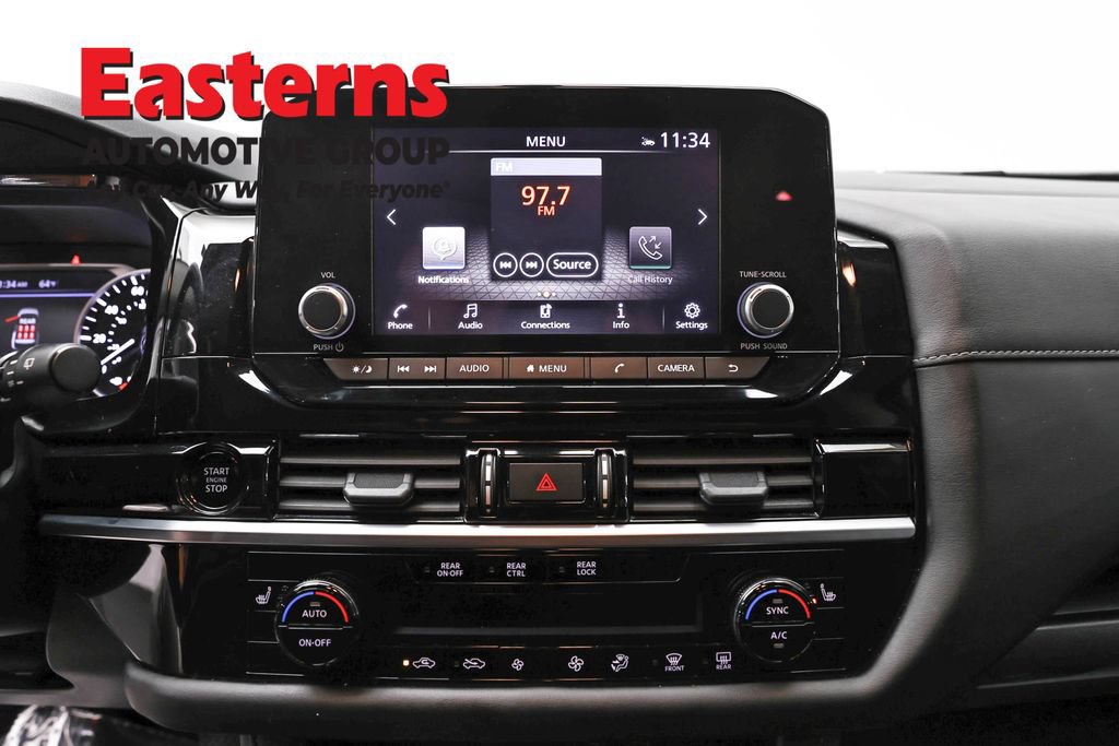 Used 2025 Nissan Pathfinder SV FWD image 12