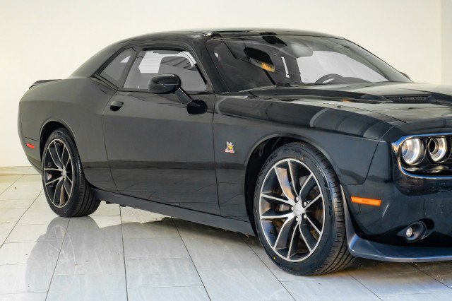 Used 2015 Dodge Challenger R/T Scat Pack RWD image 61