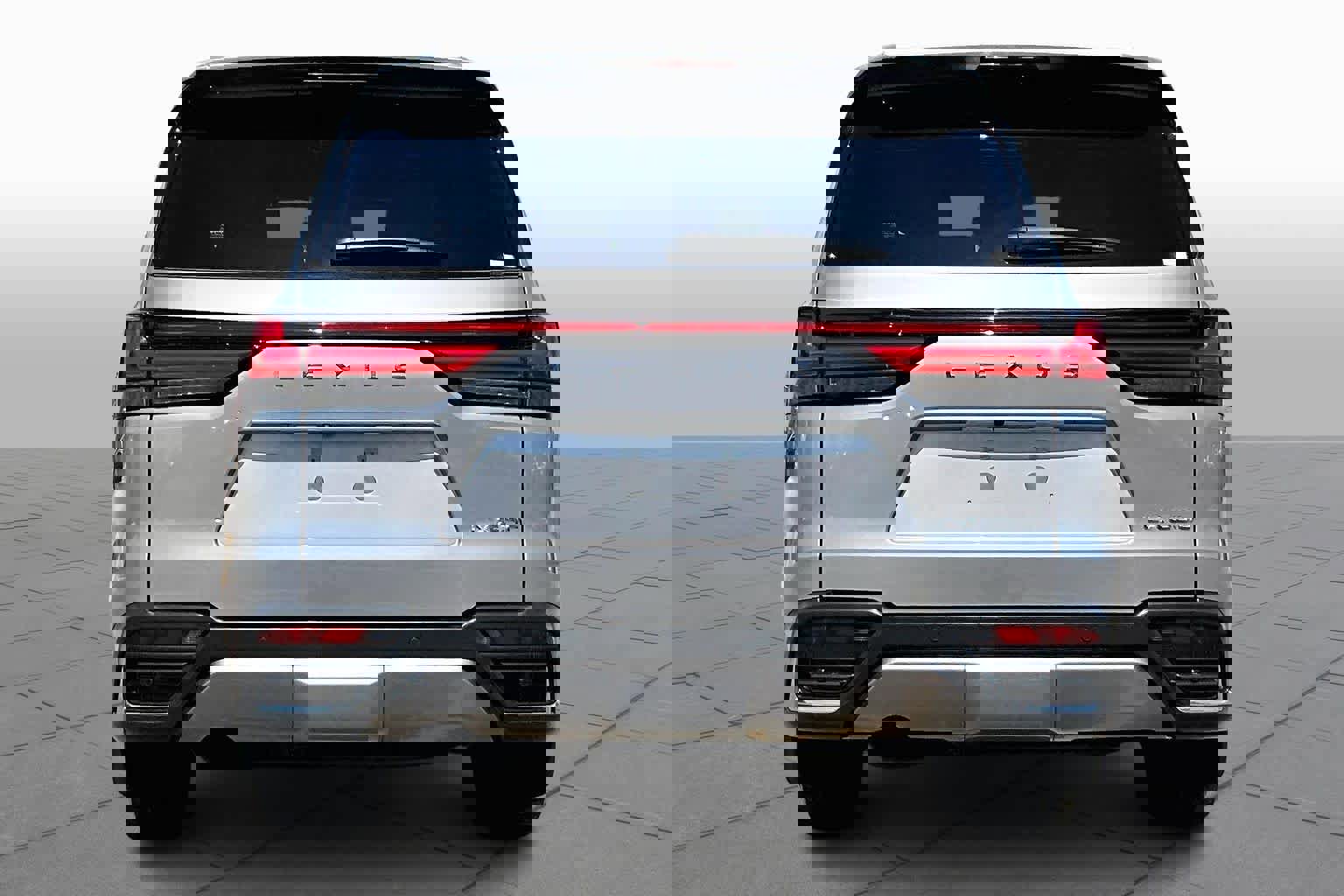 Used 2024 Lexus LX 600 4WD w/ Luxury Package image 4