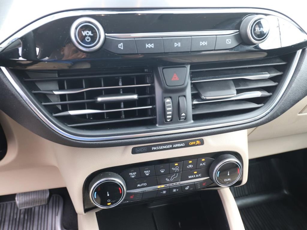 Used 2022 Ford Escape Titanium image 21