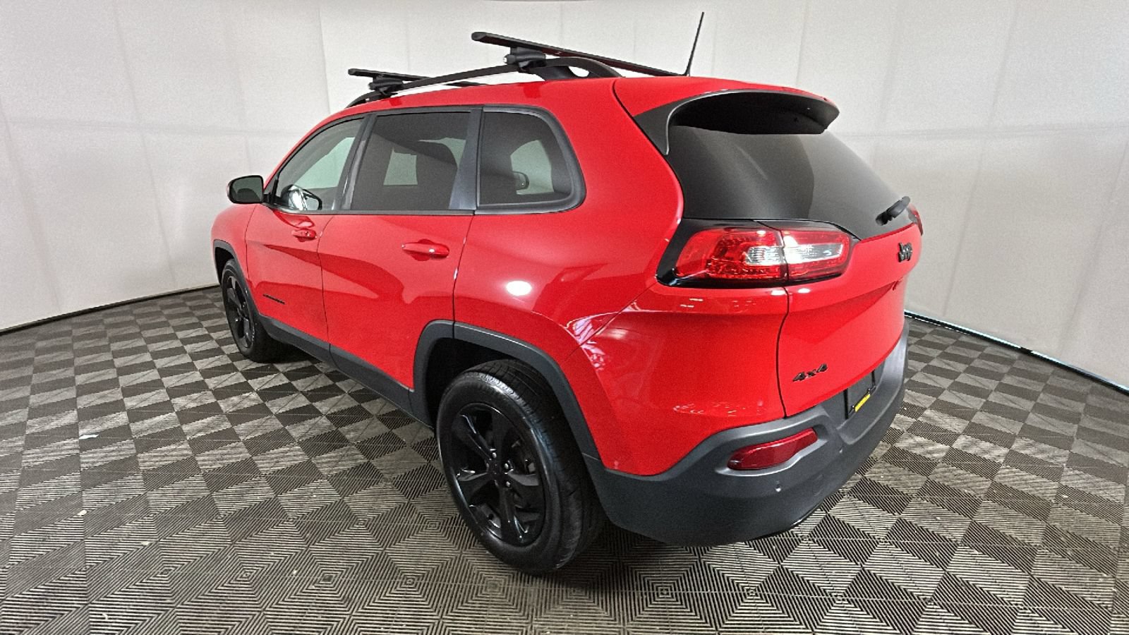Used 2018 Jeep Cherokee Limited w/ High Altitude Package AWD/4WD image 5