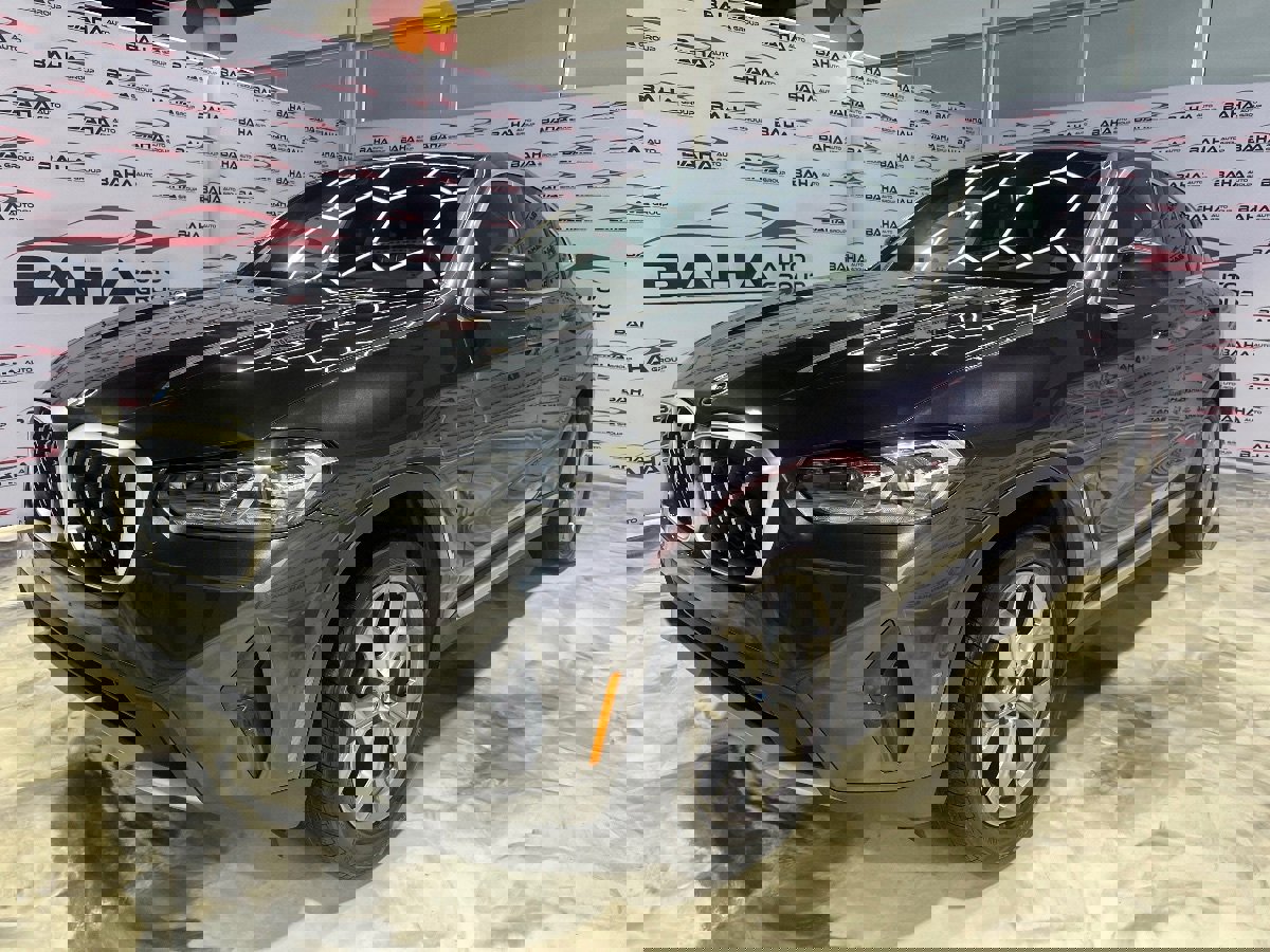 Used 2023 BMW X4 xDrive30i w/ Parking Assistance Package image 2