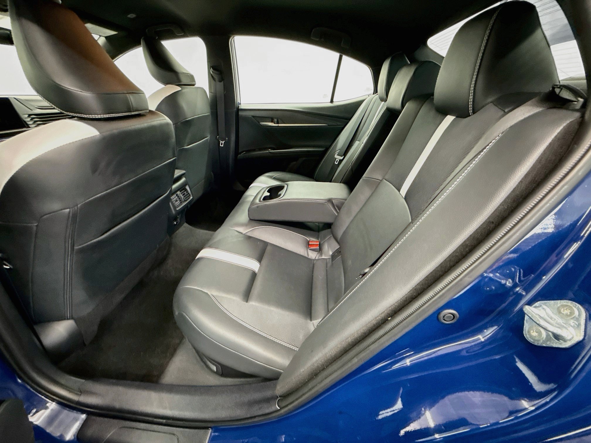 Used 2025 Toyota Camry SE FWD image 28