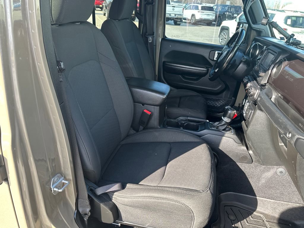 Used 2020 Jeep Gladiator Sport image 31