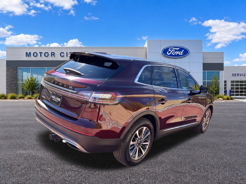 Used 2022 Lincoln Nautilus AWD w/ Premium Package image 9