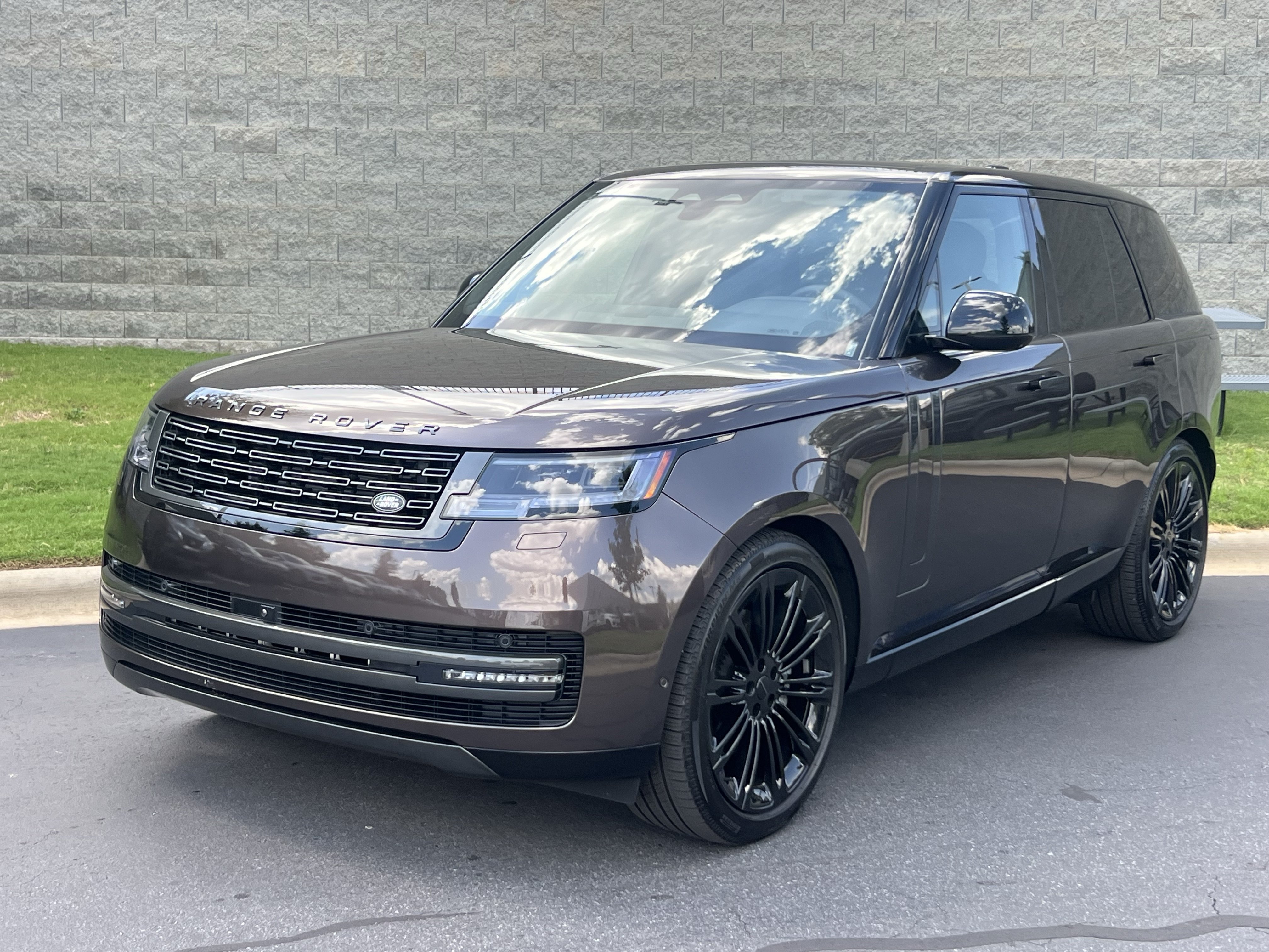 Certified 2026 Land Rover Range Rover SE AWD/4WD image 1