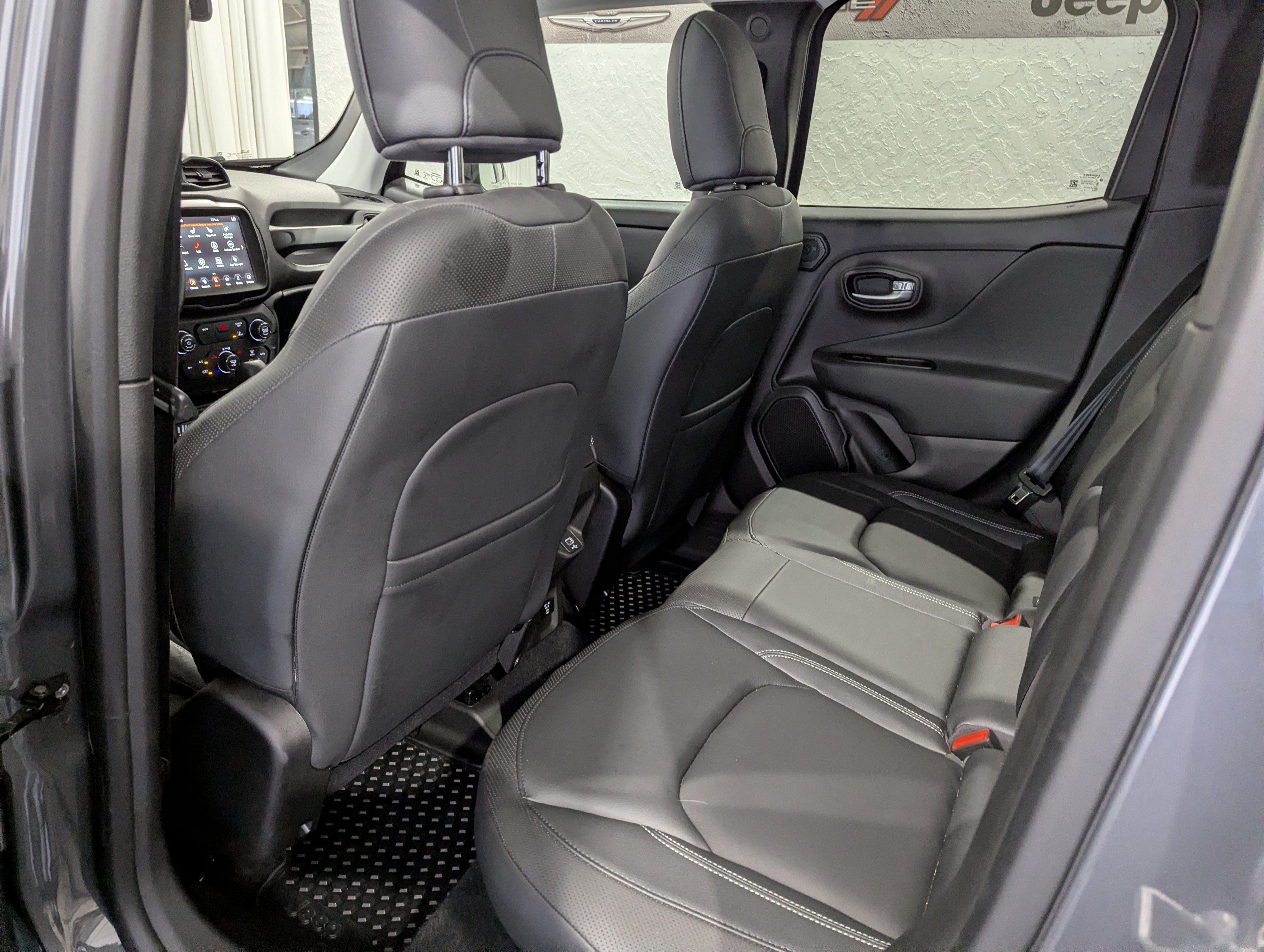 Used 2022 Jeep Renegade Limited w/ Sun, Sound & Wheels Group AWD/4WD image 11