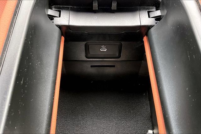 Used 2025 Mercedes-Benz C 300 4MATIC Sedan image 19