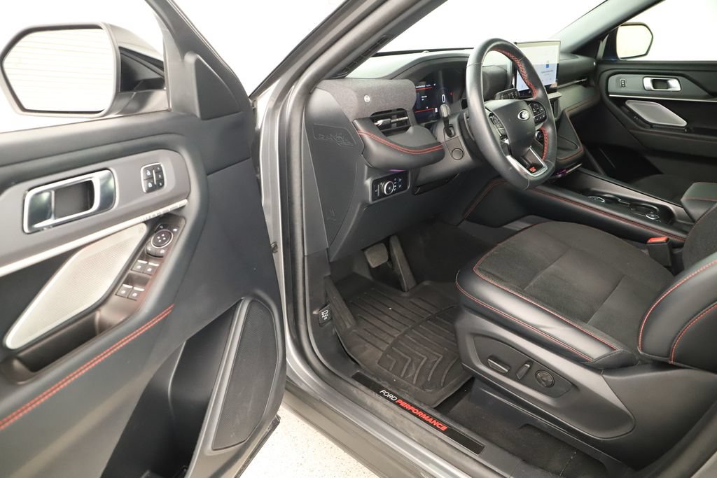 Used 2025 Ford Explorer ST AWD/4WD image 14