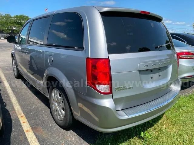 Used 2019 Dodge Grand Caravan SE FWD image 4