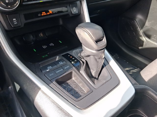 Used 2024 Toyota RAV4 XLE FWD image 20