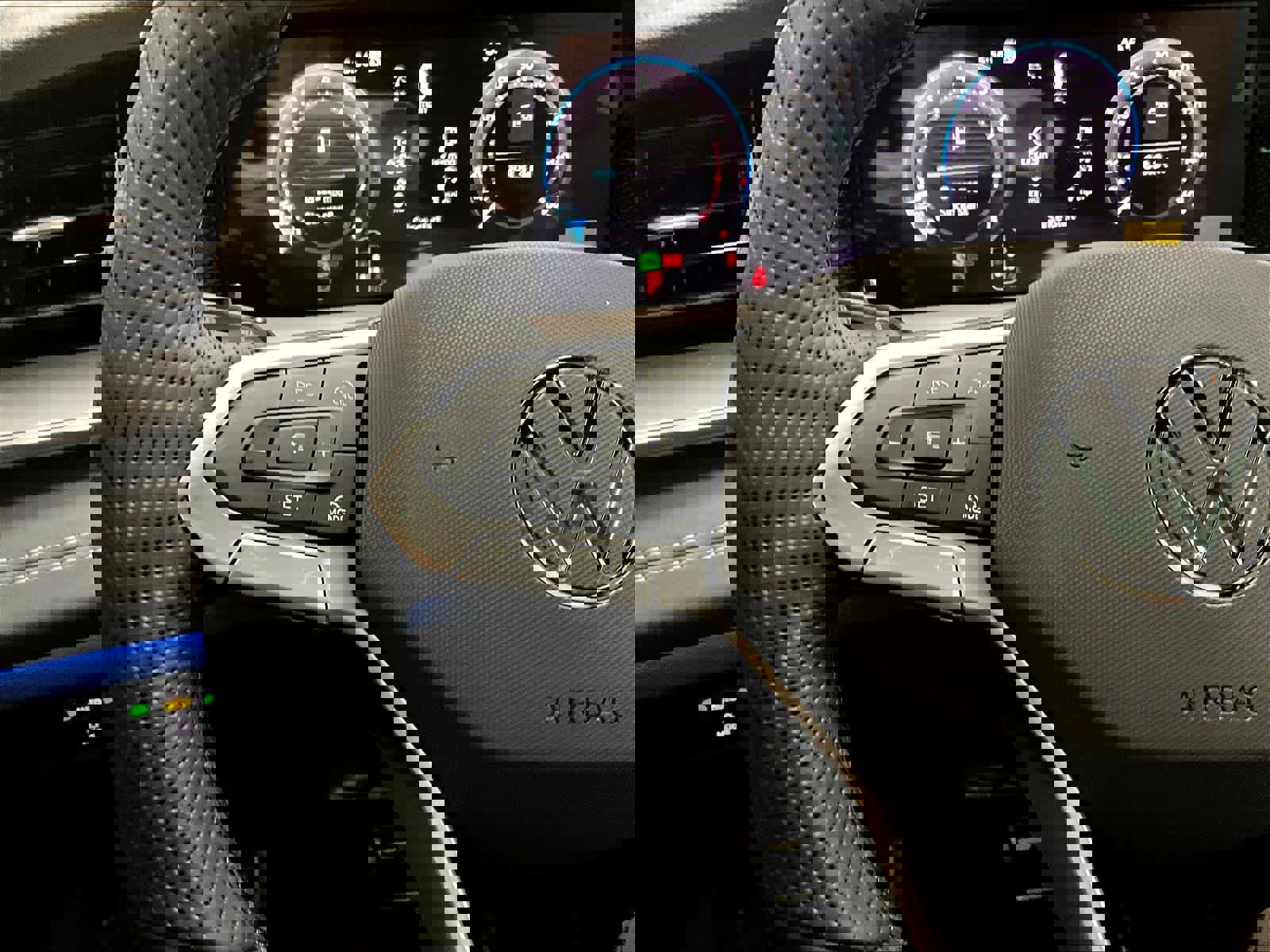 New 2026 Volkswagen Tiguan SE R-Line image 17