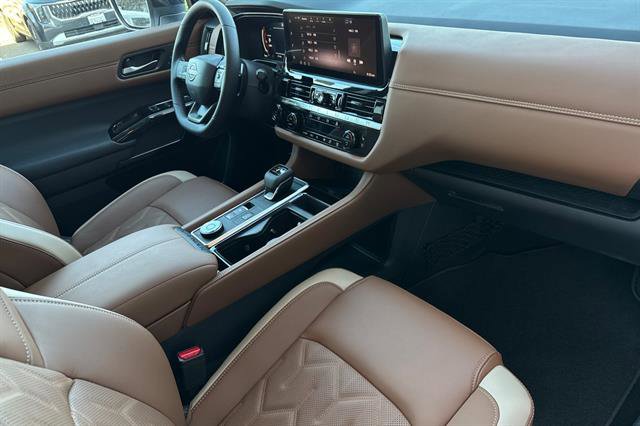 New 2026 Nissan Pathfinder Platinum image 19